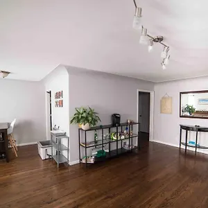 https://modern-home-near-downtown.seedenverhotels.com