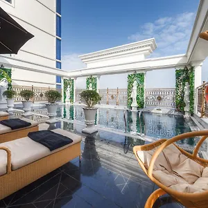 https://monarque.dananghotels.net